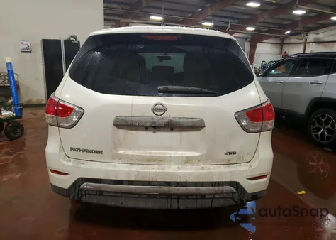 2014 Nissan Pathfinder S z USA, uszkodzony, nr VIN 5N1AR2MM8EC668083